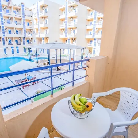 Pool View With Balcony Near El Gouna